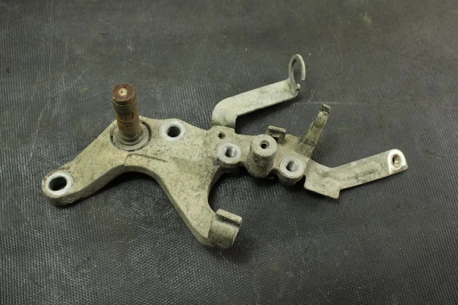 2004 Yamaha Grizzly 660 OEM Rear Brake Pedal Bracket 5KM-27263-00-00 B4462