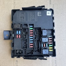 2009 - 2012 Nissan Pathfinder Xterra 4.0l Ipdm Engine Fuse Box Oem 284b7 Ze03b 2009 - 2012 Nissan Pathfinder Xterra 4.0l Ipdm Engine Fuse Box Oem 284b7 Ze03b