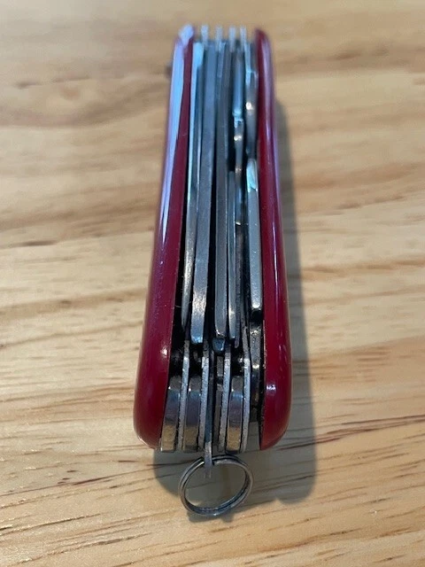 MULTI-TOOL POCKET KNIFE - 13 TOOLS