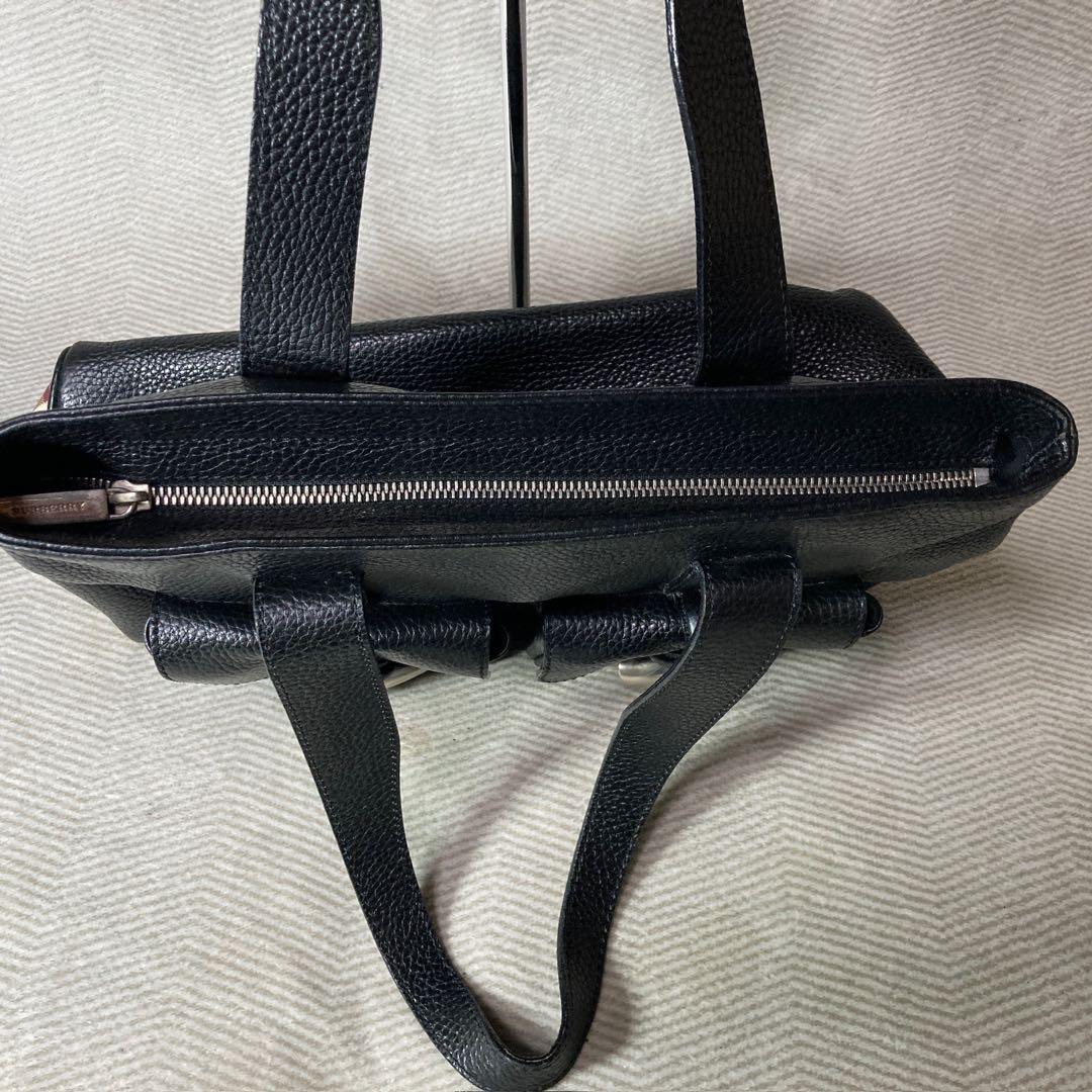 Authentic Burberry handbag in leather with nova check toggle and 