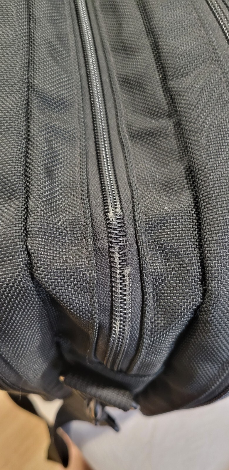 Tumi Alpha Compact Large Screen Briefcase Laptop … - image 7