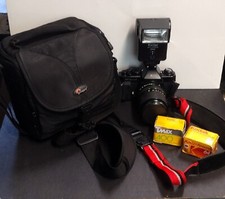 Ricoh KR-5 Super II 35mm Camera w/ Quantaray Zoom Lens-Vivitar Flash-Bag  Film