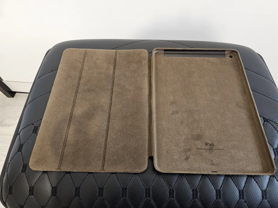 OEM Genuine Apple iPad Air 2 Leather Smart Case BROWN (Distressed) - Image 4 of 4