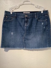 OLD NAVY women's short denim skirt size 18 regular distressed light wash raw hem