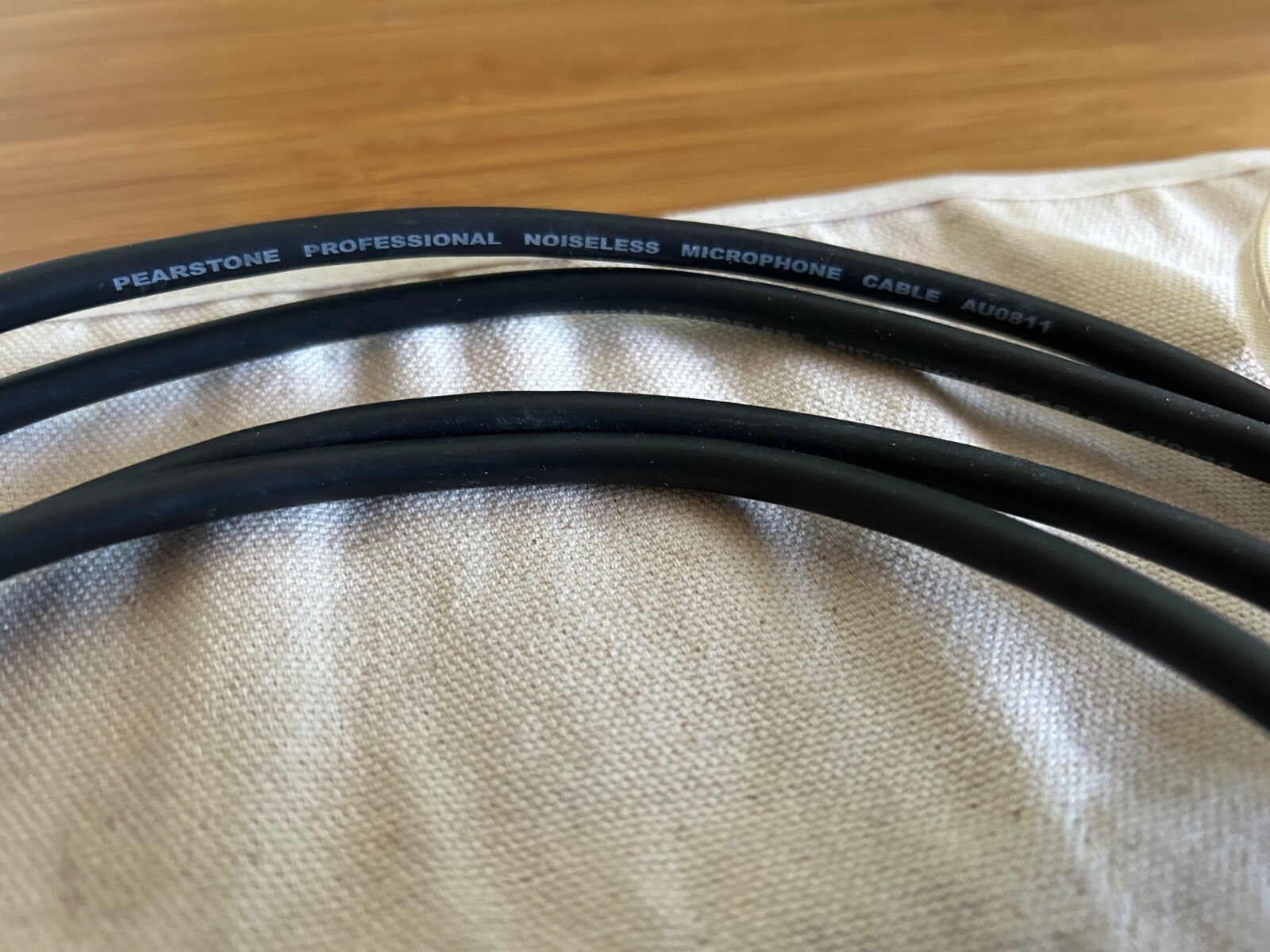 Pearstone AU0811 Pro Microphone Cable w/ 3-pin Neutrik XLR Connectors 9.5'/ 117"