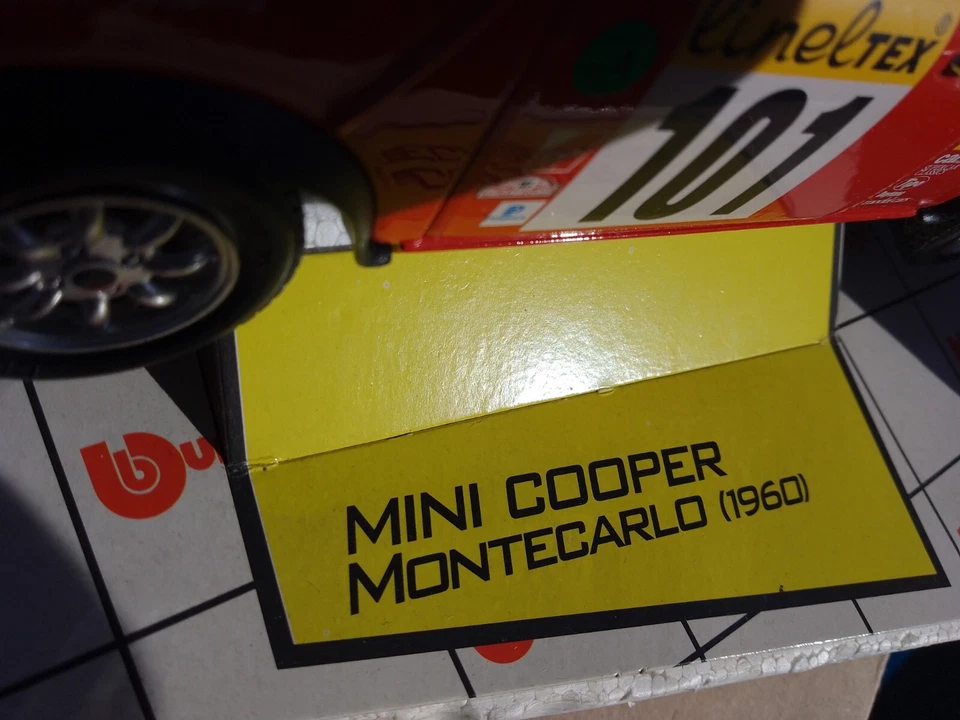 MODELLINO AUTO DA CORSA RALLY MINI COOPER MONTECARLO (1960) BURAGO - Immagine 3 di 4