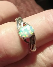 925 Sterling Silver With A Pronged Australian Dancing Opal Ring Size 7