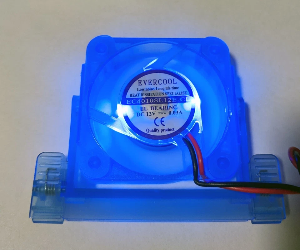 NEW Evercool 40mm 4-pin Molex Strong Wind Blue LED Memory Stick RAM Cooling Fan - Image 4 of 4