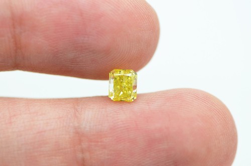 Radiant Shape Diamond Loose Fancy Yellow Color 0.94 Carat SI1 Certified Natural - Picture 6 of 8