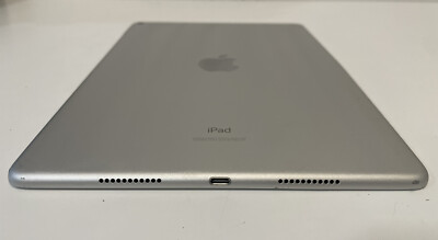 Apple iPad Air (3rd Generation) 64GB, Wi-Fi, 10.5in - Silver