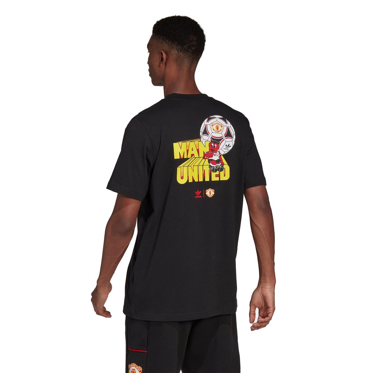 adidas ORIGINALS MENS MANCHESTER UNITED GRAPHIC PRINT T adidas ORIGINALS MENS MANCHESTER UNITED GRAPHIC PRINT T
