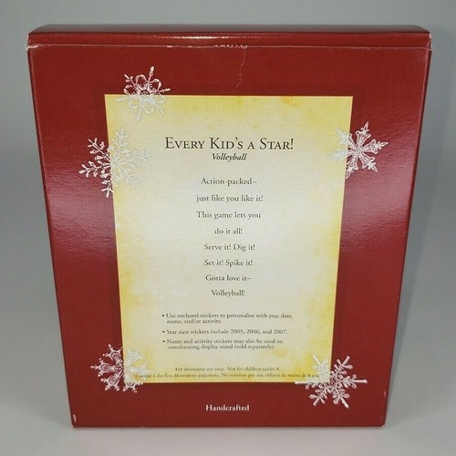 Hallmark Keepsake 2005 adorno de Navidad "Every Kid's a Star" voleibol nuevo en caja - Imagen 2 de 2
