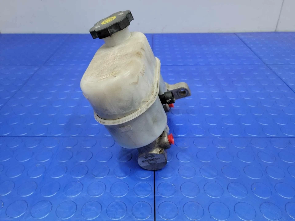 Conjunto de cilindro mestre de freio Chevy Avalanche 2007-2008 fabricante de equipamento original 15844166 - Imagem 4 de 4