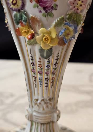 ELEGANTE CONJUNTO CANDELABROS ANTIGUOS DE PORCELANA ALEMANA FINA SAXONY DRESDEN - Imagen 15 de 24