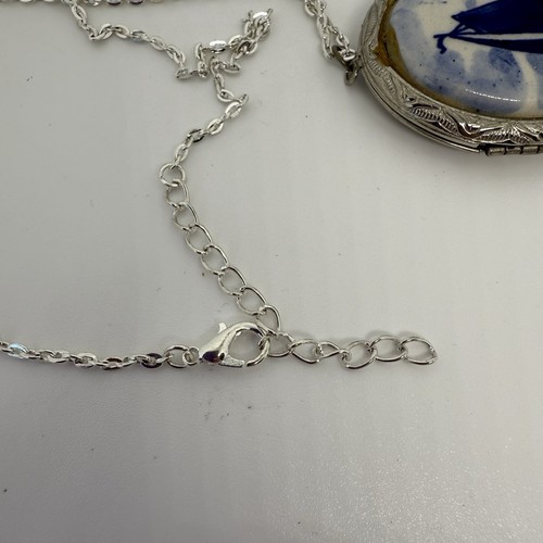 60s DELFT Blue Handpainted Holland Chain Locket Silver Tone Ceramic Sailboats - Picture 6 of 6