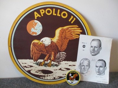 NASA MSFC APOLLO 11 ORIG WALL 20'' PLAQUE+MINI POSTER+VITACHROME-BLDG 4200/4700
