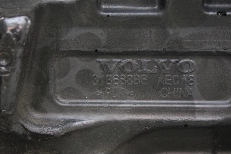 PLASTIC ENGINE COVER Volvo S60 2017 17 31368886 1159892 Foto 3 de 4