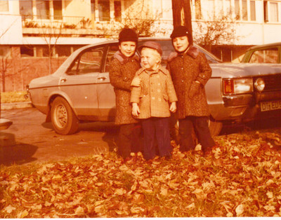 VINTAGE 1970s Color Photo German Children Boys Old Ford Taunus Autumn Erding