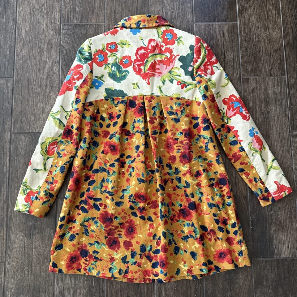 Abrigo floral Anthropologie Elevenses para mujer 4 flores amarillas con botones forrado AOP Foto 2 de 4