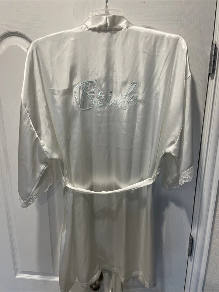 Bata de novia Apt 9 íntimates XL *marca de pluma en la parte delantera diamante en la parte posterior mangas con flecos Foto 2 de 4