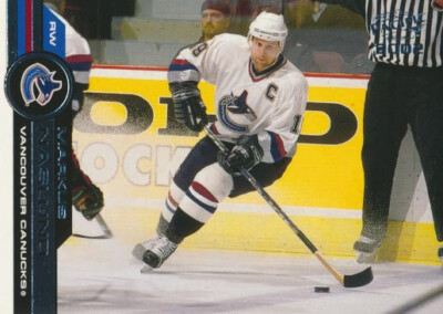 2001-02 Pacific #384 MARKUS NASLUND - Vancouver Canucks