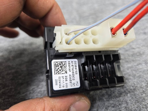 FUSE BOX RELAY CONTROL UNIT MERCEDES W167 X167 GLE350 GLS450 OEM - Picture 3 of 3