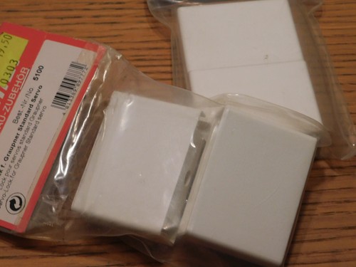 LOT GRAUPNER 5100 servo lock SERVOS boitier plastique STANDARD fixation BOITE - Photo 6/6