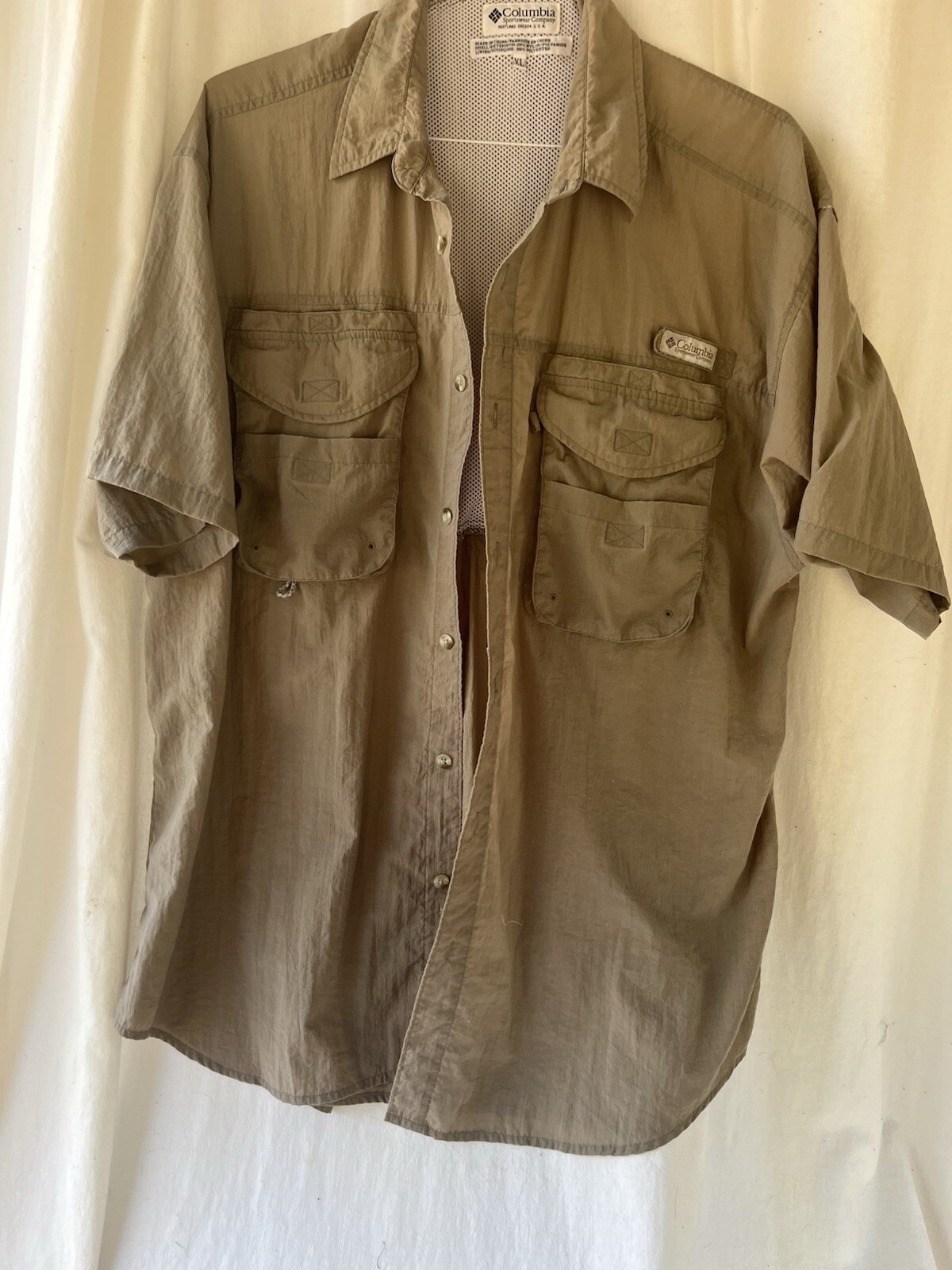 Men’s Columbia sportswear size extra large button-down￼ Short Sleeve shirt