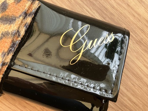 GUESS BLACK PATENT ANIMAL PRINT JEWELLERY ROLL - Picture 2 of 5
