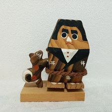 Wood Carving Saigo Takamori & Hachiko Folk Toy 7x4x10cm