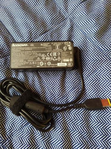 Lenovo Yoga 11e 2-in-1 Convertible Laptop Ladegerät 45W 20V 2,25A AC Netzteil