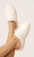 Pj Salvage D1939 Women's Ivory Chenille Cable Knit Slippers Size S