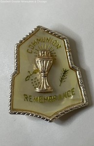 Vintage Hong Kong Remembrance Brooch 1.3g