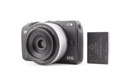 Canon EOS M2 Weiß Gehäuse mit EF-M 22mm F2 STM Objektiv Top Zustand