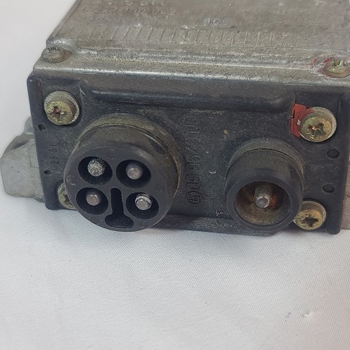 OEM Mercedes Ignition Control Unit W126 R107 82-85 - Picture 2 of 3