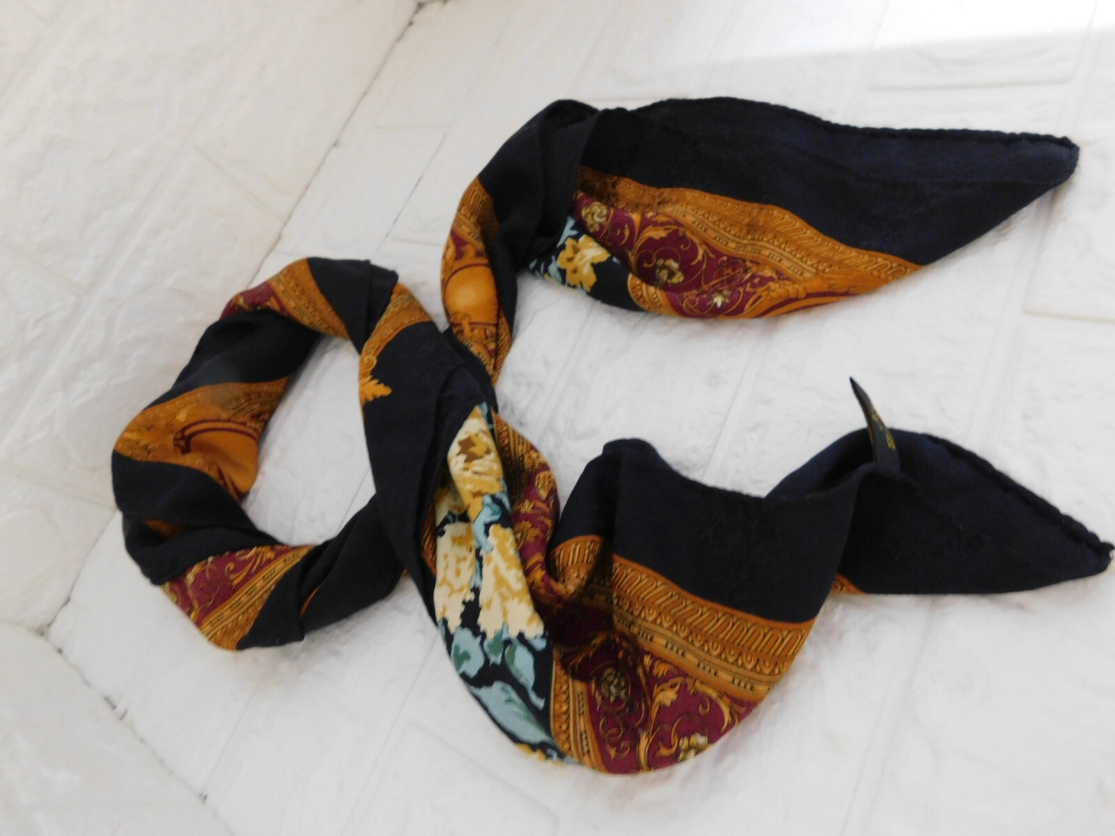 Foulard 100% Pure en Soie Vintage Femme Zenith (565) 82cm x 88cm