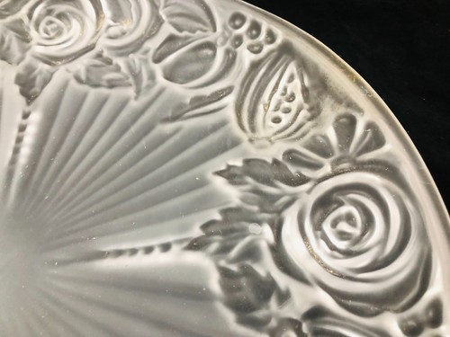 Very large Lalique style frosted relief floral pattern glass centrepiece 41cm - Picture 5 of 9
