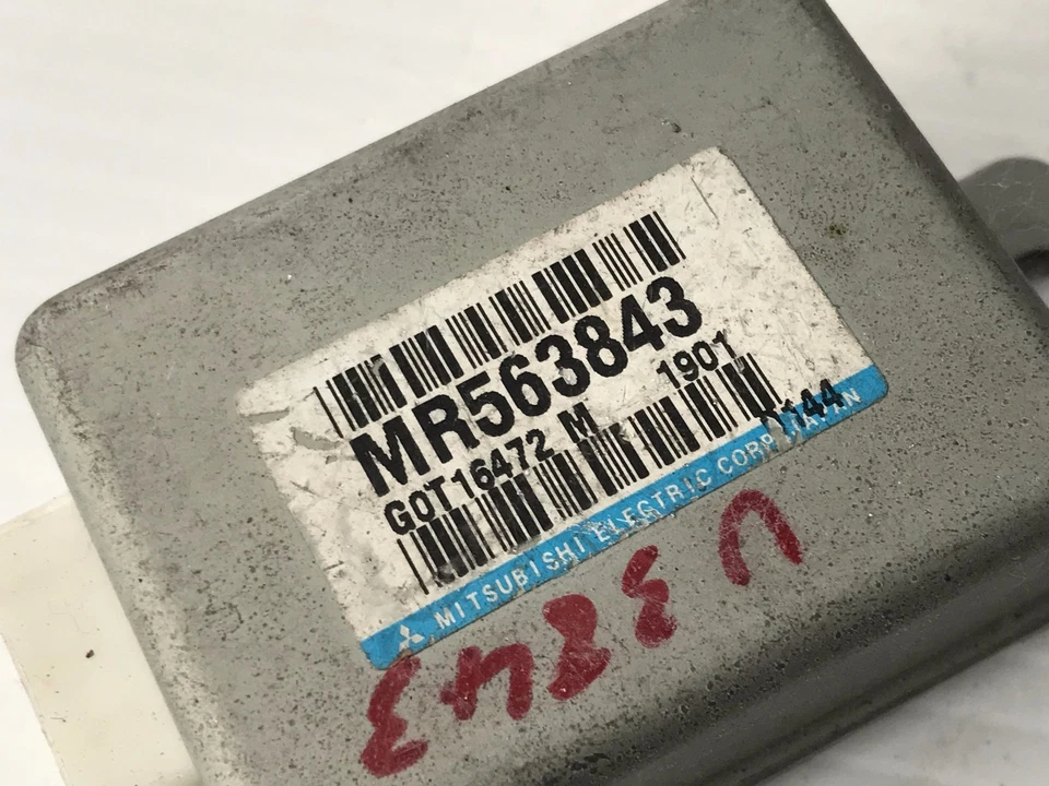 Módulo de control de crucero Dodge Mitsubishi Eclipse Galant 2000-2005 MR563843 ¡OEM! Foto 3 de 3