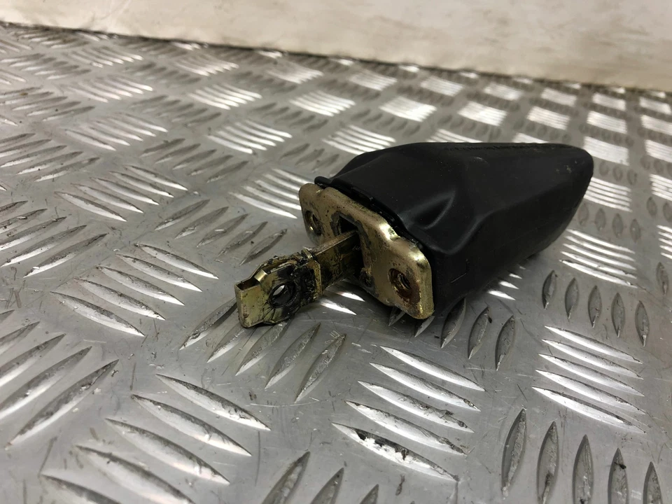 VOLKSWAGEN GOLF MK3 GL 1997 CORREA DE RETENCIÓN DE PUERTA (R/H DELANTERA) Foto 2 de 4