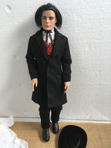 Tonner Matt 17” vinyl DOLL GENTLEMAN GROOM in Western Suit, Boots + Cowboy HAT - Picture 21 of 22