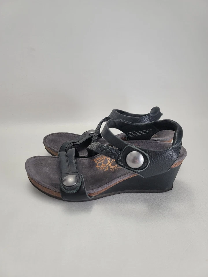 Sandalia ajustable con cuña de cuero negro Naya para mujer Aetrex talla 7,5 38 Foto 2 de 4