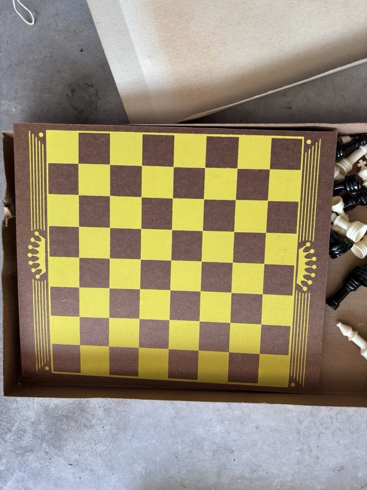 复古 1967 年孩之宝国际象棋套装完整(以前是 Hassenfeld) — 第 3/4 张图片