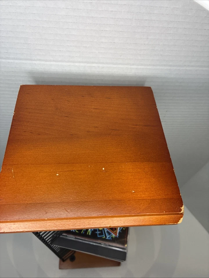 "Estante apilable de torre de CD de madera y alambre vintage con capacidad para 30 CD de 18,5"" de alto" Foto 3 de 4