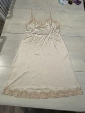 Vintage Vanity Fair Full Slip Womens 34 Long Ivory Lace Satin Lingerie Made USA
