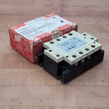 Carlo Gavazzi RZ3A60A25 Solid State Relay, 3 Poles, 25A, 24-275VAC, 24-50VDC