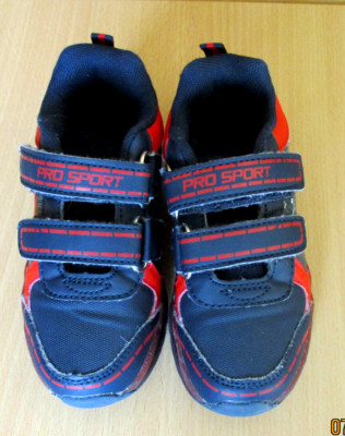 Pro Sport Kinderschuhe Jungen mit Blinklichtern. ACHTUNG! Biete Multirabatt.