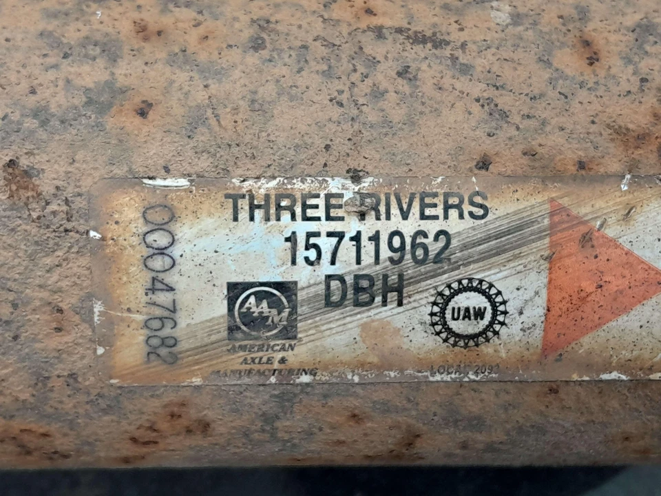 Chevy Silverado 1999-05 eje de transmisión trasero 4x4 133' distancia entre ejes cabina regular solo OEM Foto 4 de 4