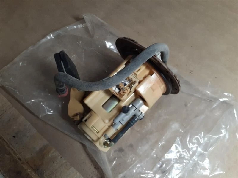 1999.-2000 Lexus RX300 Fuel Pump Assembly OEM Foto 3 de 4