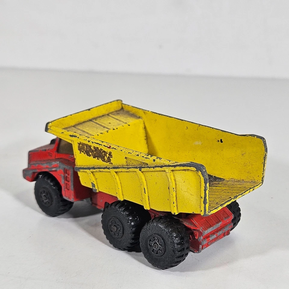 Camión de volteo Matchbox Super Kings K-4 Big Tipper 1973 vintage color rojo amarillo. Foto 3 de 4