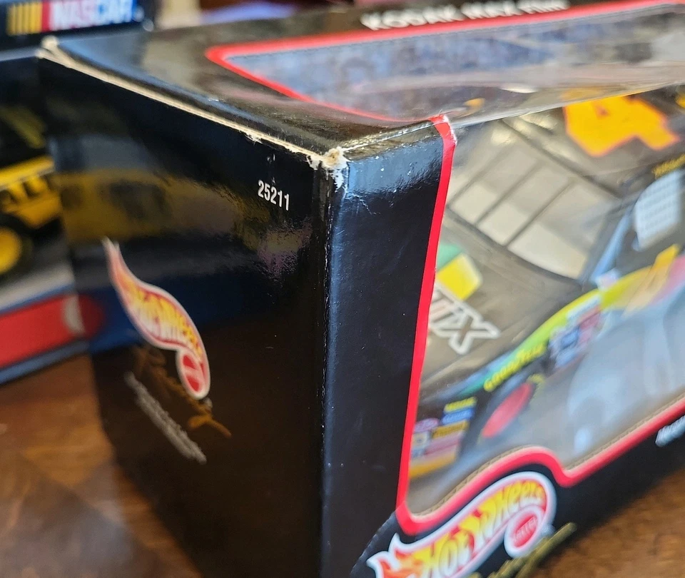 LOTE de (3) Coches de Carreras Hot Wheels NASCAR 1:24 de Colección Cajas Sin Abrir Foto 3 de 4